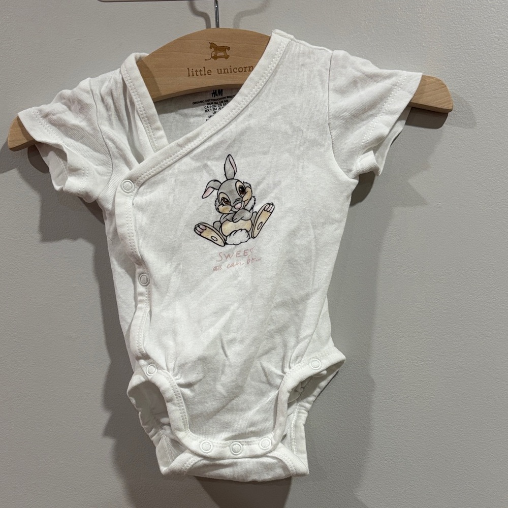✨5/$10✨H&M White Bodysuit with Disney Thumper (Bambi)